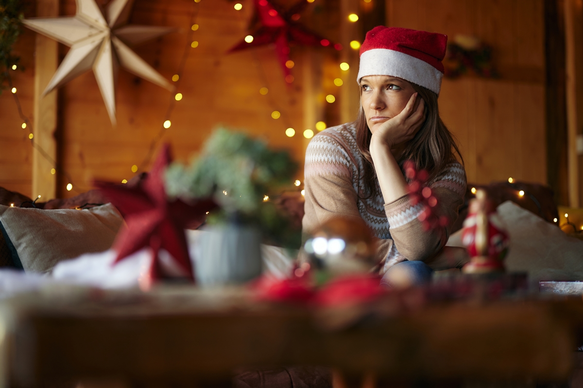 Neurologista conta por que sentir solidão no fim do ano afeta o cérebro