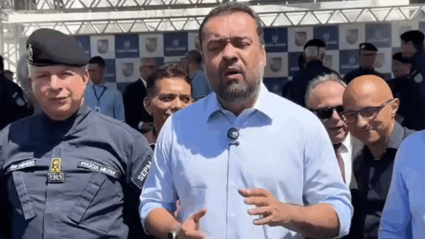 Governador do Rio compra mil fuzis para eventos de fim de ano