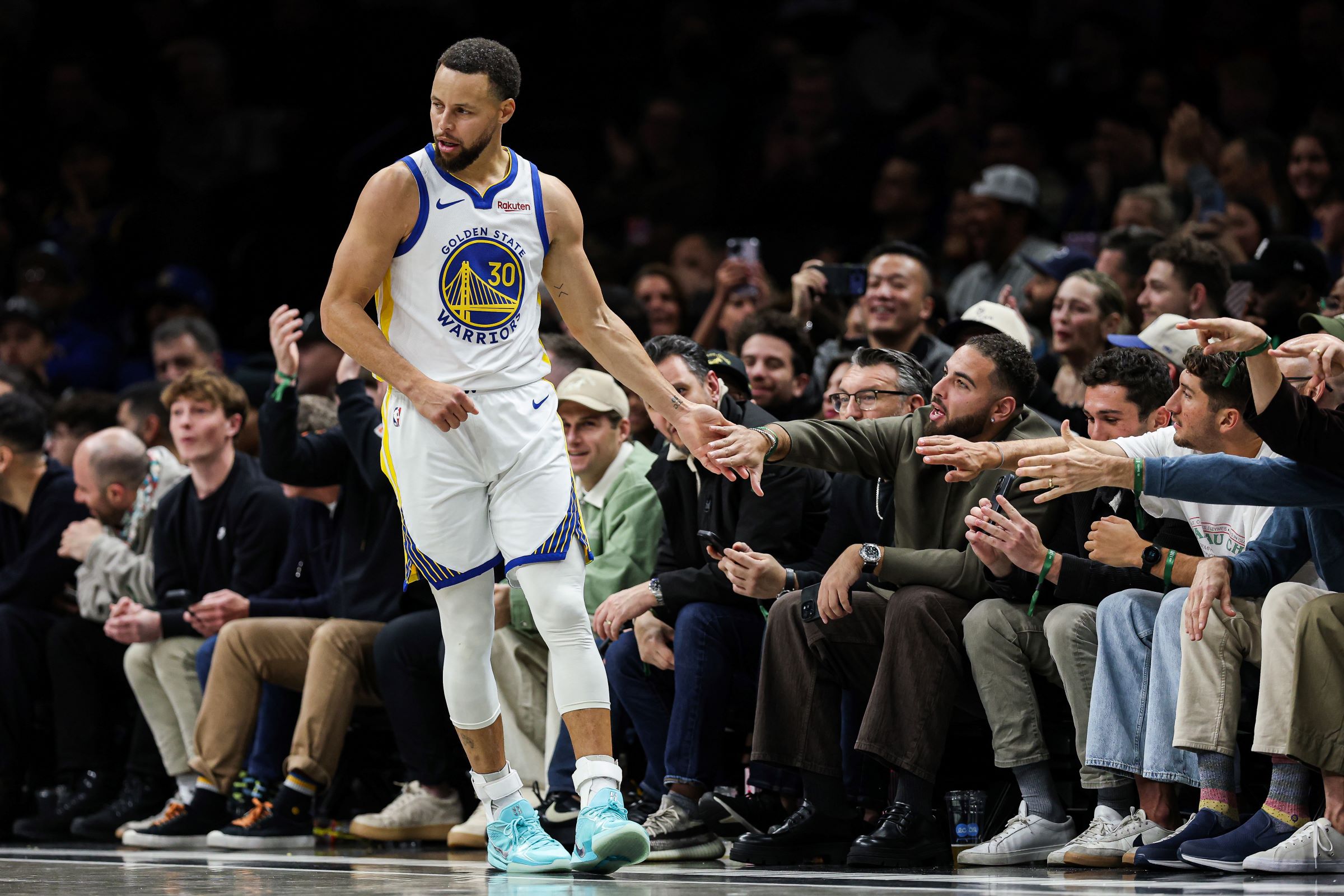 Marca de Curry, lesão de Jokic e show de Shai. Veja resultados da NBA