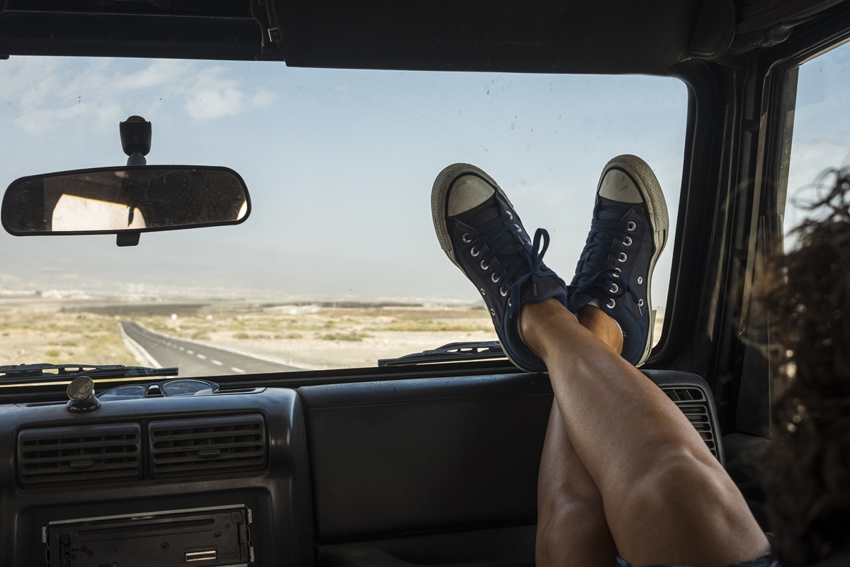 Cirurgiã vascular explica como prevenir trombose nas viagens de férias