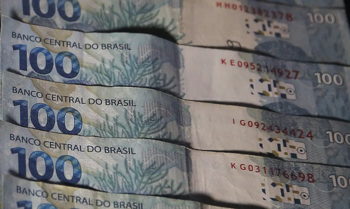 Contas públicas têm déficit de R$ 14,4 bilhões em novembro