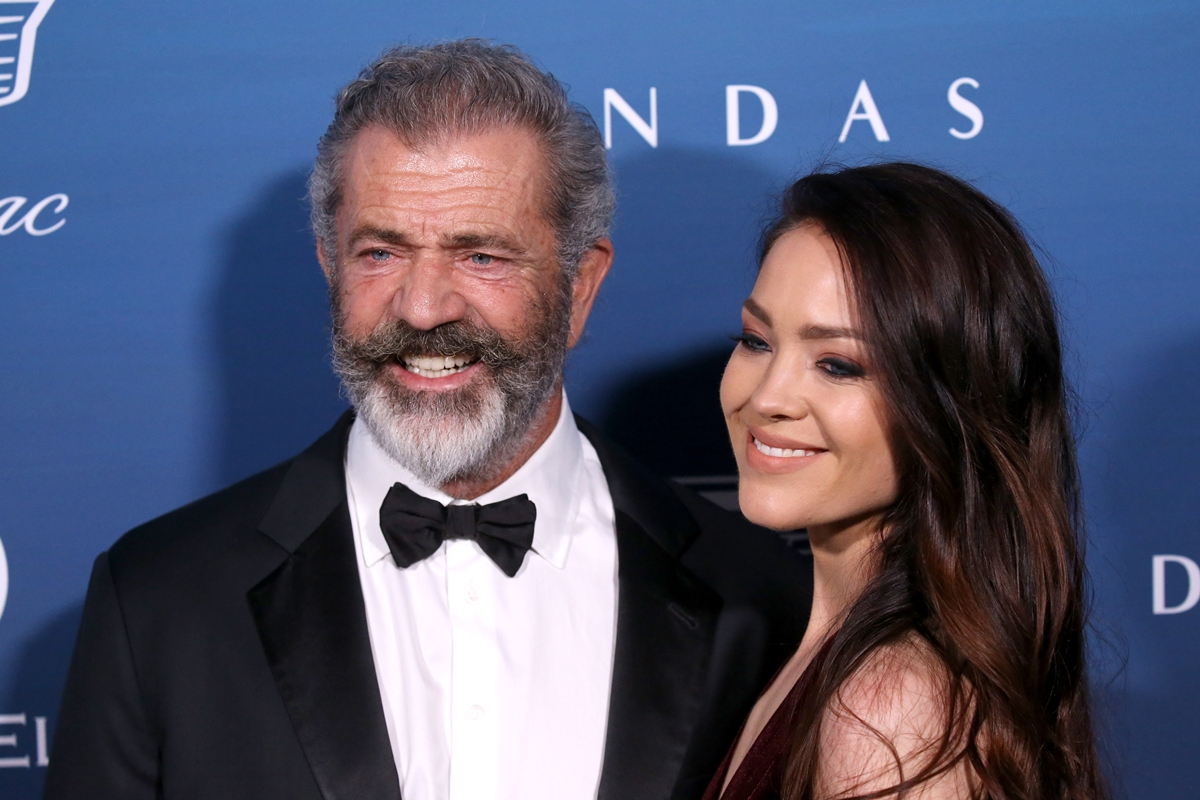 Mel Gibson e Rosalind Ross se divorciam após quase 10 anos