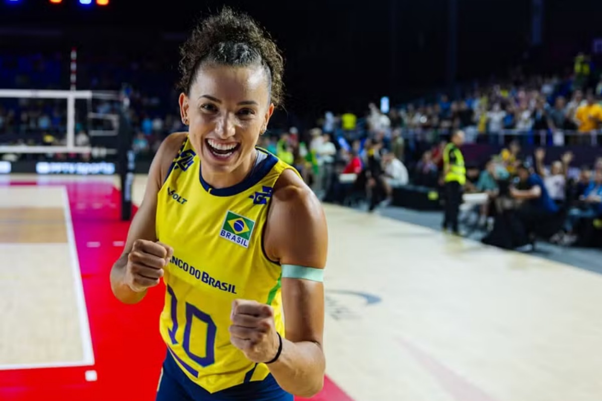 Atleta brasileira é eleita a segunda melhor jogadora de vôlei do mundo