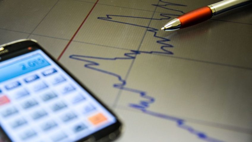 Brasil deve crescer menos de 2% em 2026, abaixo da média global