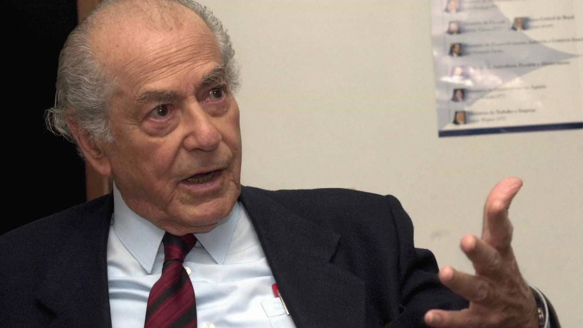 Vereador protagoniza gafe ao convidar Brizola para sessão em Câmara no RS