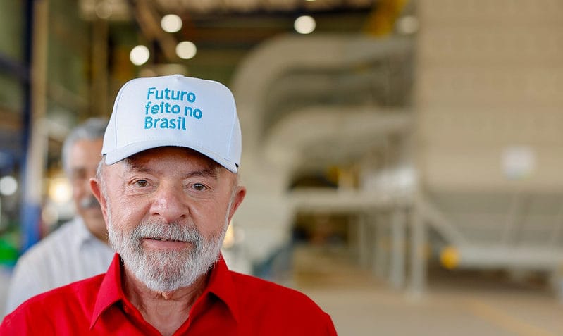 Lula celebra desemprego no menor nível em mensagem de Ano Novo