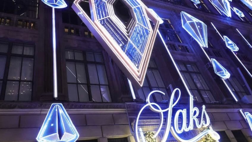 Loja de departamentos Saks se prepara para entrar em falência