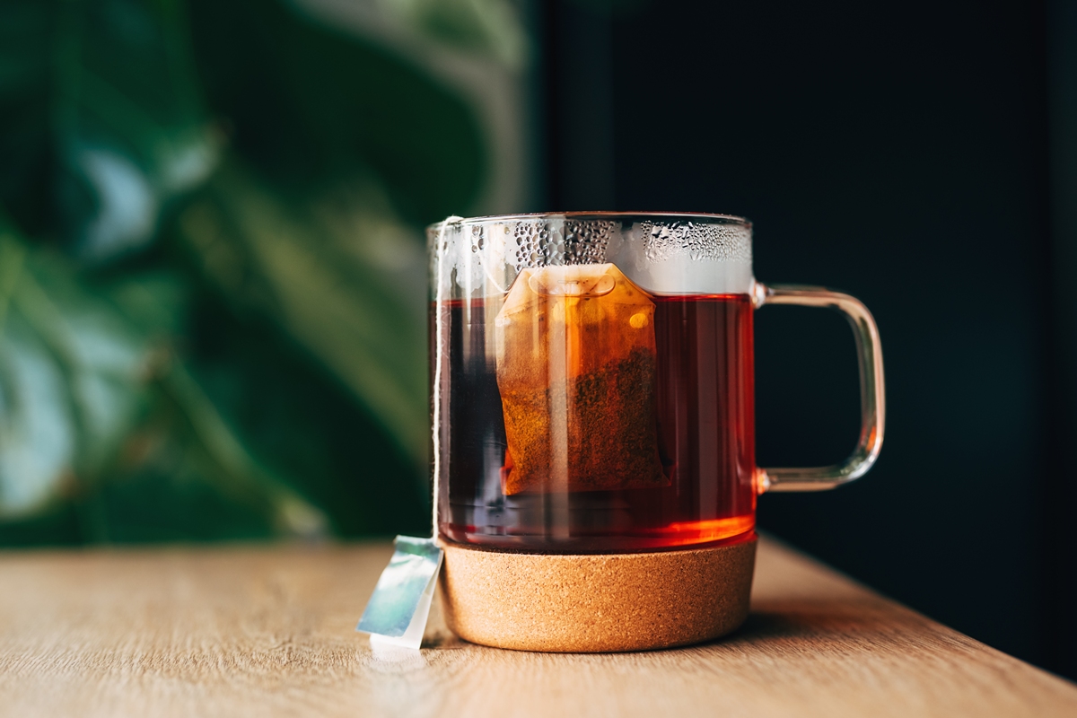 Chá anti-inflamatório ajuda na digestão e alivia sintomas de ansiedade