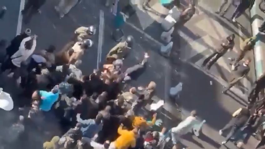 Protestos contra alto custo de vida deixam 6 mortos no Irã