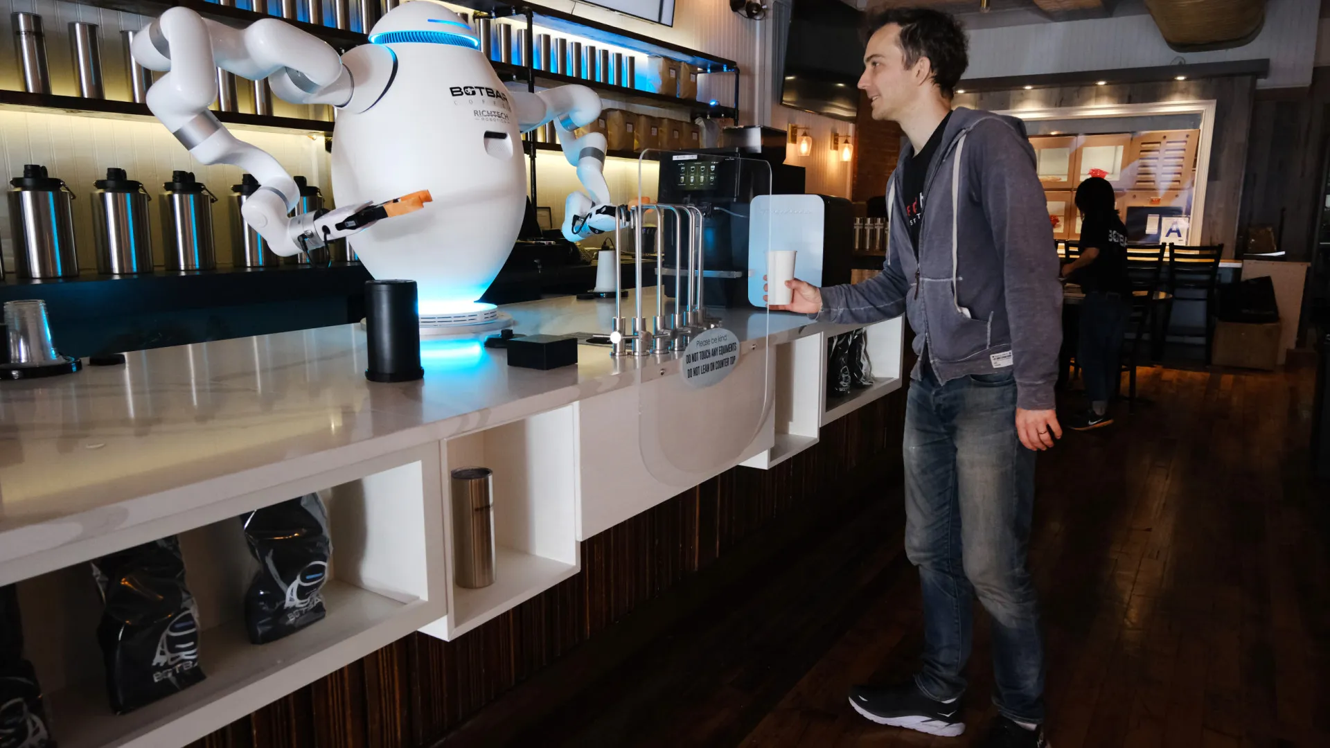 Países que substituem trabalhadores por robôs: Brasil no ranking mundial