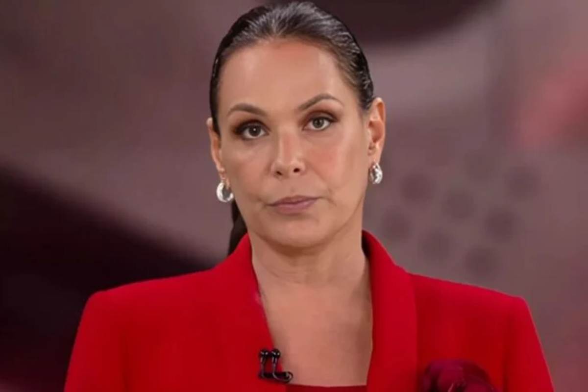 Carolina Ferraz posa com Havaianas e revolta seguidores: “Quis lacrar”