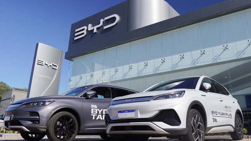 BYD supera Tesla e lidera venda de carros elétricos em 2025