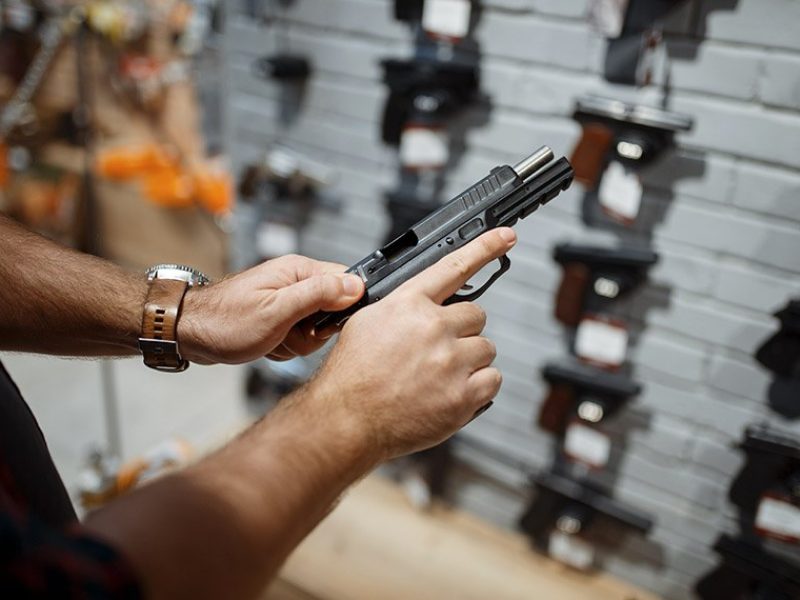 Aprovado projeto que libera porte de arma para donos e associados de clubes de tiro