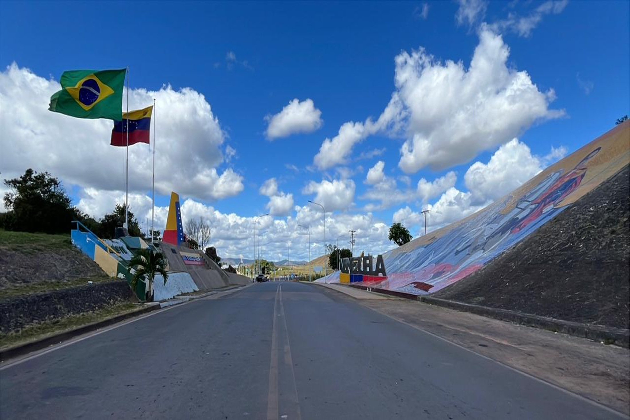 Fronteira entre Brasil e Venezuela segue calma após queda de Maduro