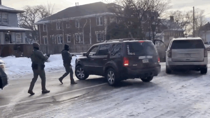 Agente de imigração mata motorista a tiros em Minneapolis, nos EUA