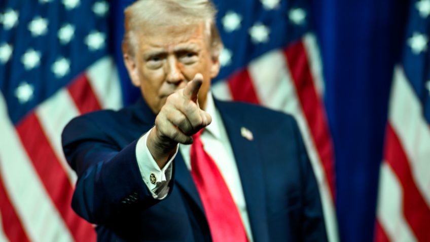 Controle dos EUA sobre a Venezuela pode durar anos, diz Trump