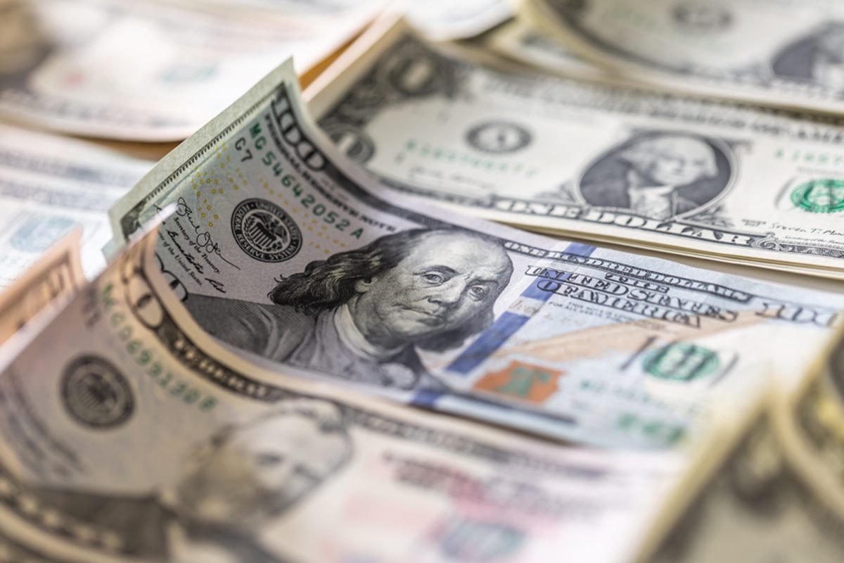 Dólar e Bolsa ficam estáveis com indústria no Brasil e emprego nos EUA