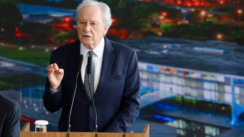 Crimes do 8 de Janeiro são imprescritíveis, diz Lewandowski