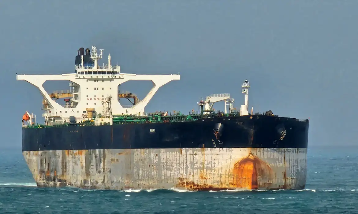 China condena apreensão de navios-petroleiros pelos EUA