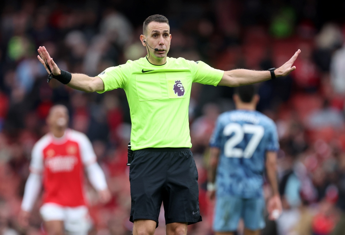 Ex-Premier League recebe pena suspensa por crime com menor de idade