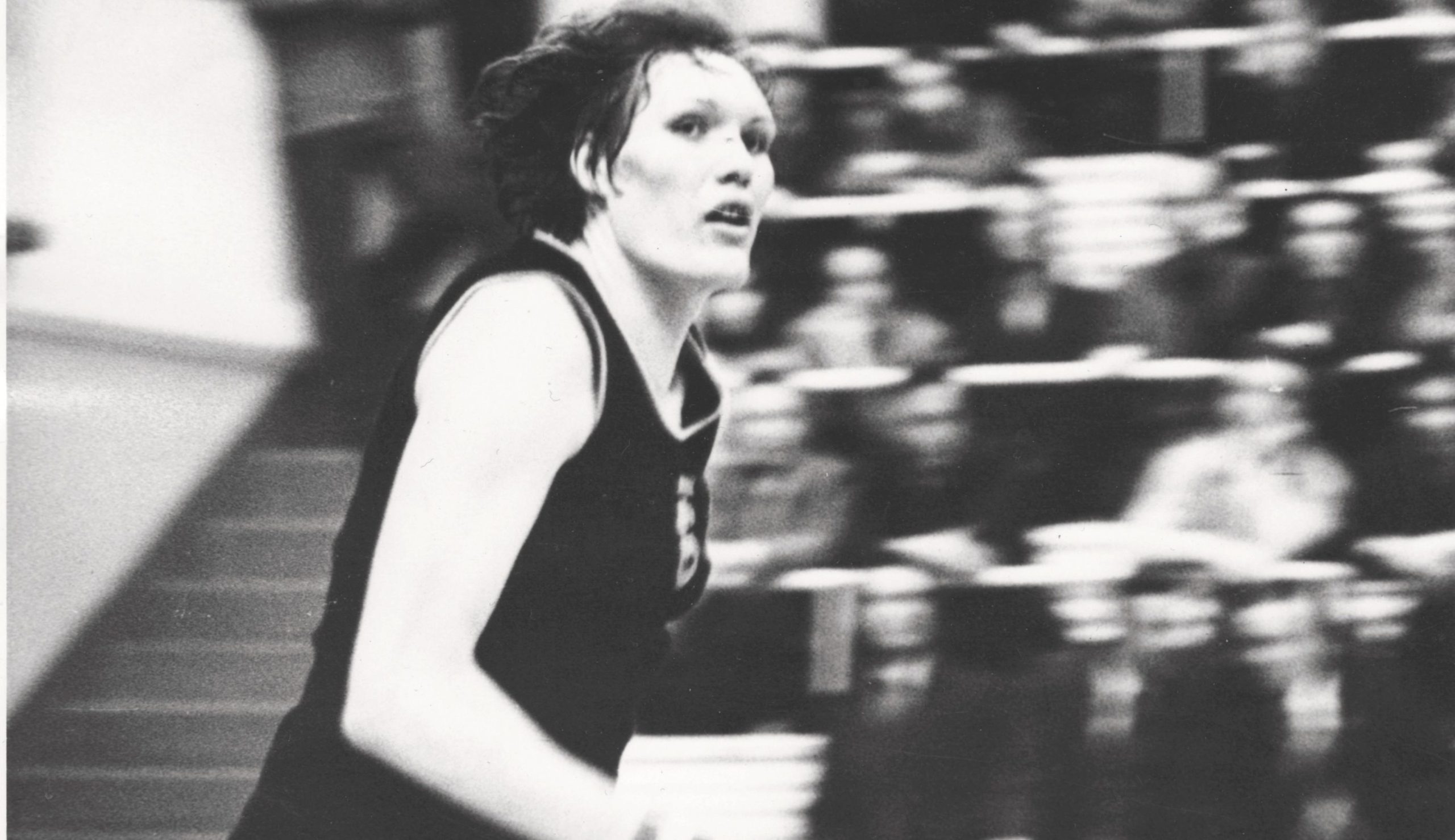 Morre Uliana Semenova, estrela do basquete soviético de 2,10m