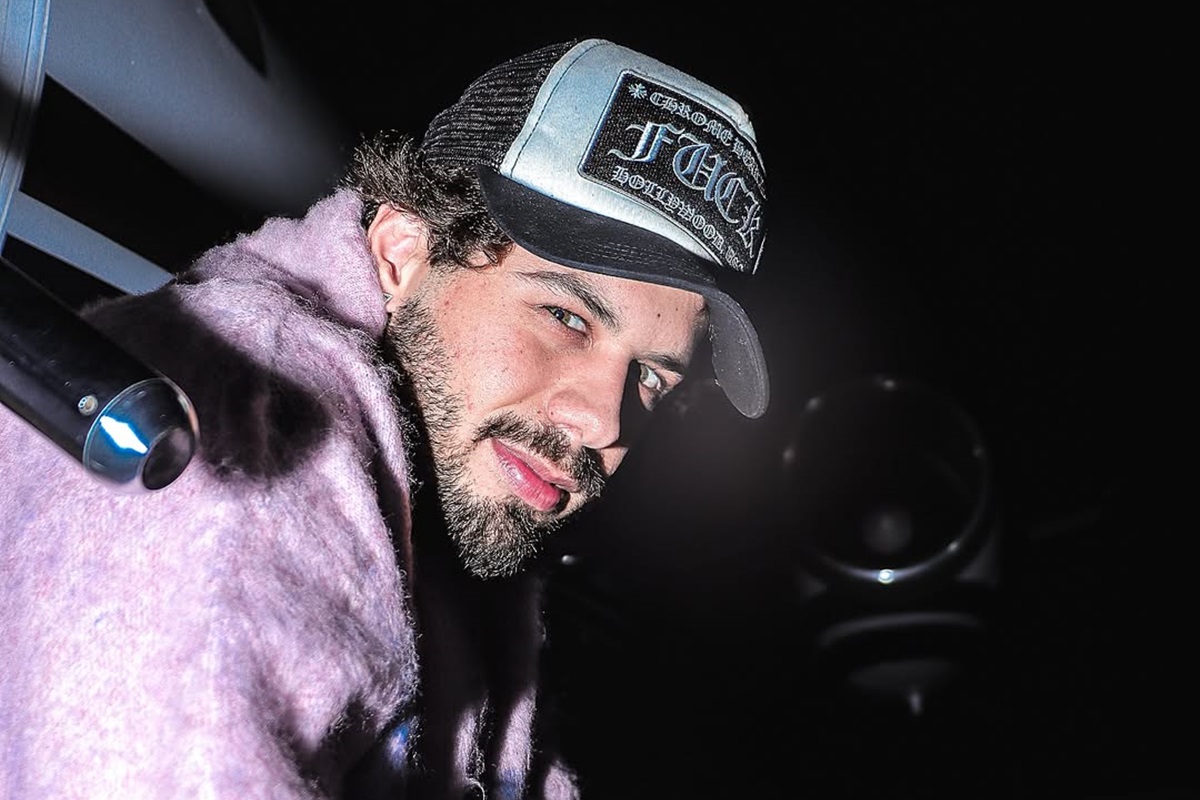 Zé Felipe mostra prévia da nova música e web aponta indireta