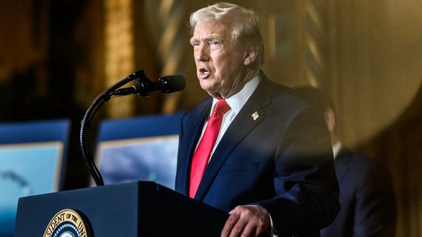 Trump apoia tarifas de 500% a países que compram petróleo da Rússia