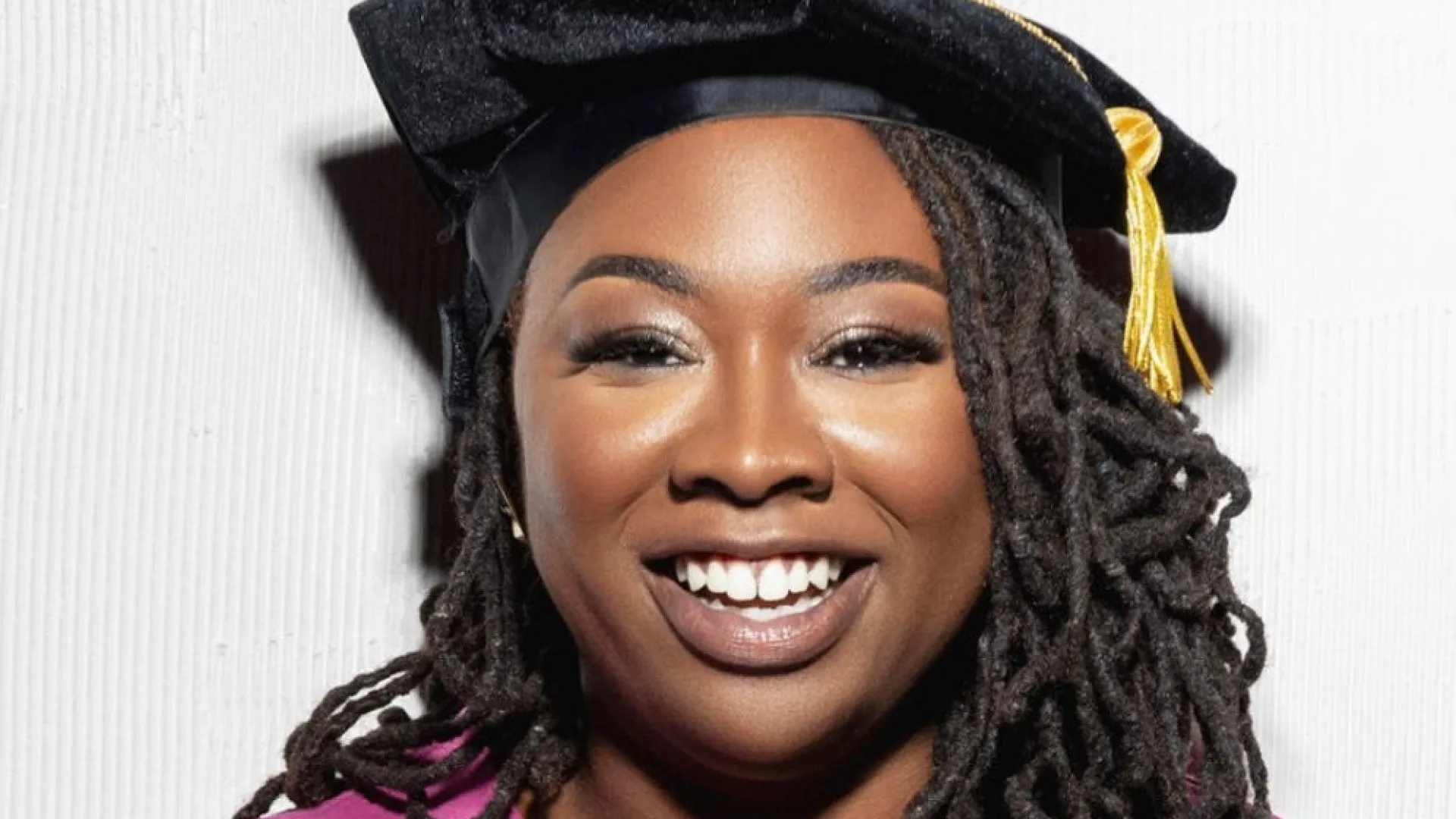 Parteira que queria mudar acesso à saúde nos EUA morre após dar à luz