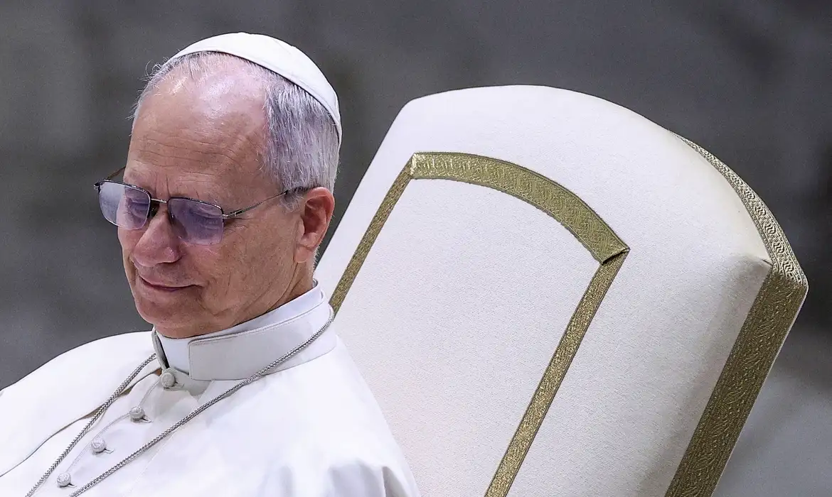 Papa critica "zelo pela guerra" em discurso forte no Vaticano