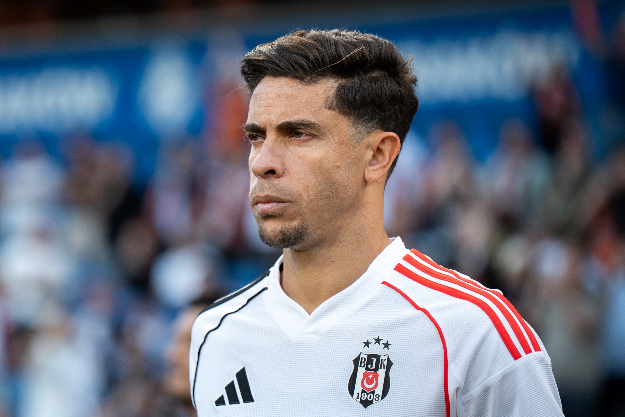 Gabriel Paulista desembarca em São Paulo para assinar com Corinthians