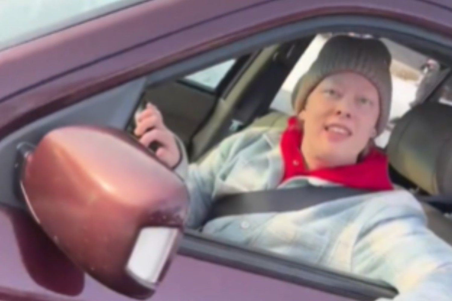 Agente do ICE filmou momento em que mulher foi morta a tiros nos EUA. Veja vídeo