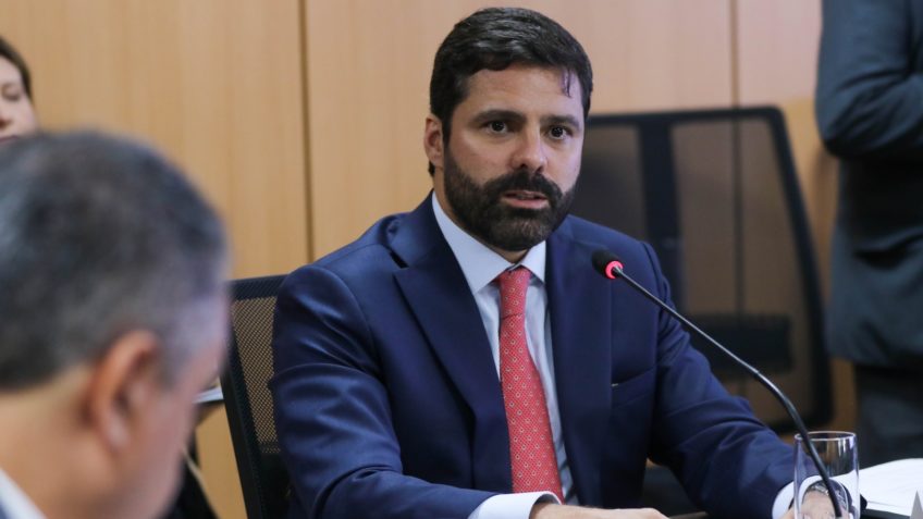 Lula nomeia secretário como ministro interino da Justiça