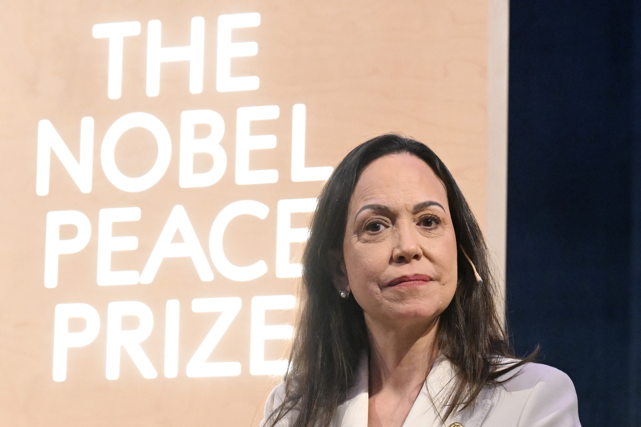 Instituto Nobel rebate María Corina e diz que prêmio é intransferível