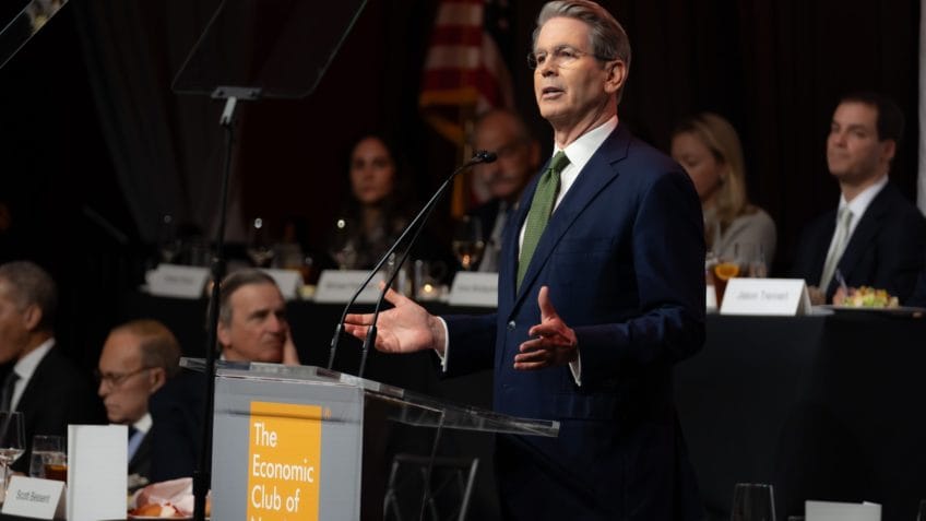 EUA podem retirar sanções à Venezuela na próxima semana, diz Bessent