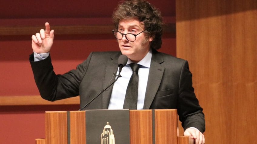 Milei manifesta apoio aos Bolsonaros nas eleições de 2026