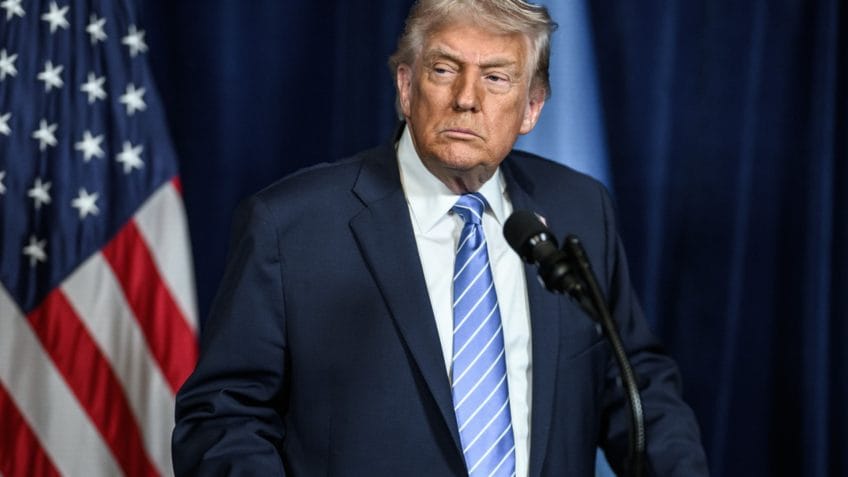 Trump terá reunião sobre possível ação dos EUA no Irã, diz "WSJ"