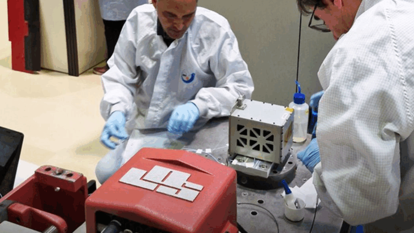 Foguete que levava satélites brasileiros some após lançamento na Índia