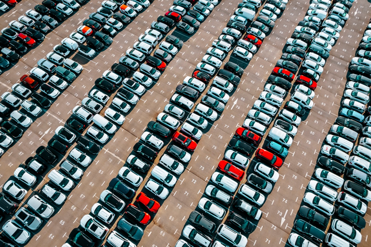 Venda de automóveis sobe 2,5% em 2025, mostram dados da Fenabrave