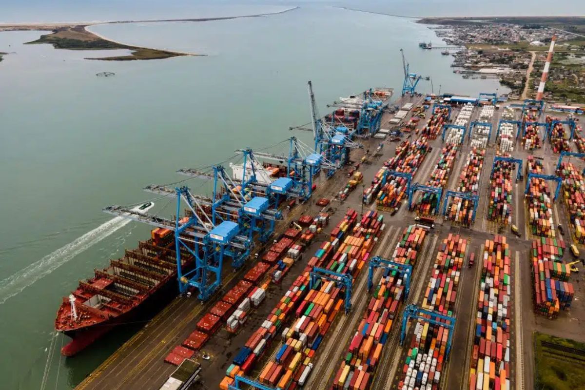 Russi Jr.: JBS tem estudos iniciais sobre participação no leilão do Tecon 10