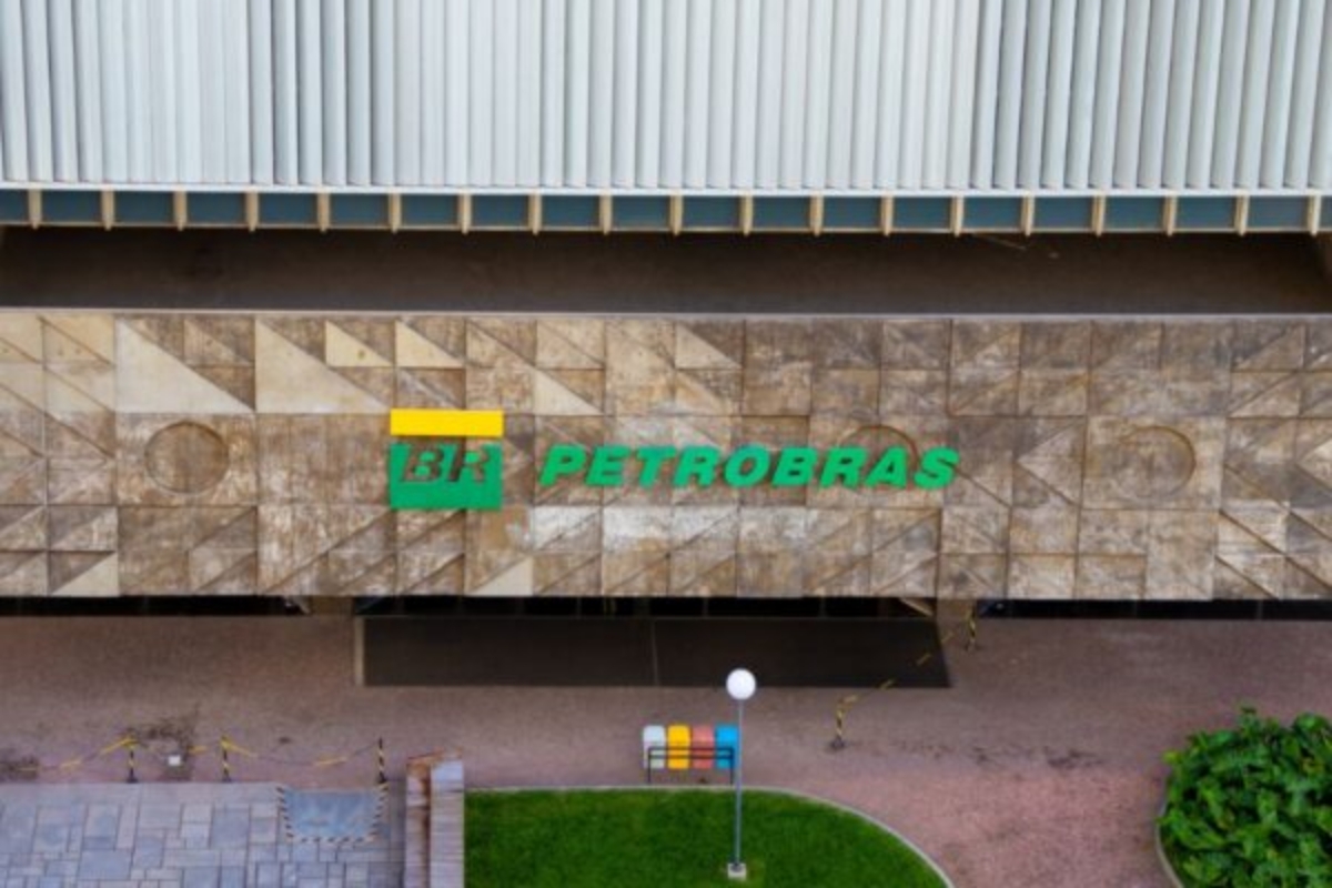 Petrobras bate 2,4 milhões de barris de óleo por dia em 2025