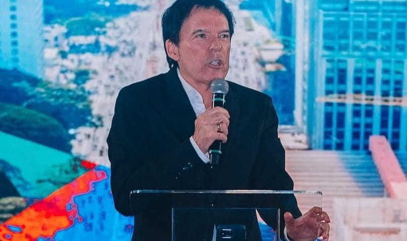 Bispo autorizado a visitar Bolsonaro na prisão já apoiou Dilma e Messias