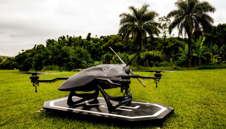 Maior drone agrícola do mundo começa a operar em lavouras brasileiras