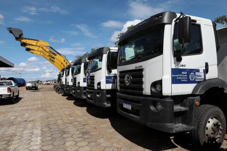 Governo entrega 30 caminhões para transporte de produtos da agricultura familiar