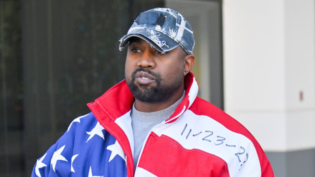 Kanye West é acusado de racismo, bullying e de enviar pornografia a funcionários