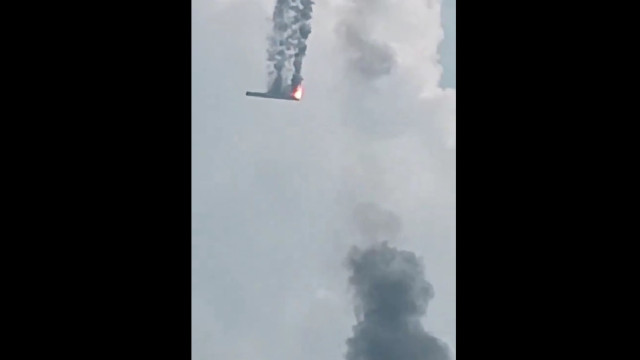 Foguete espacial cai e explode acidentalmente na China