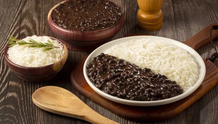 Por que arroz e feijão é a combinação perfeita? Confira
