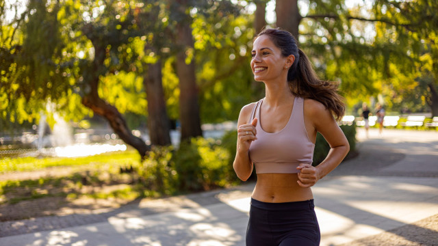 Personal trainer conta como perder mais calorias em corrida de meia-hora