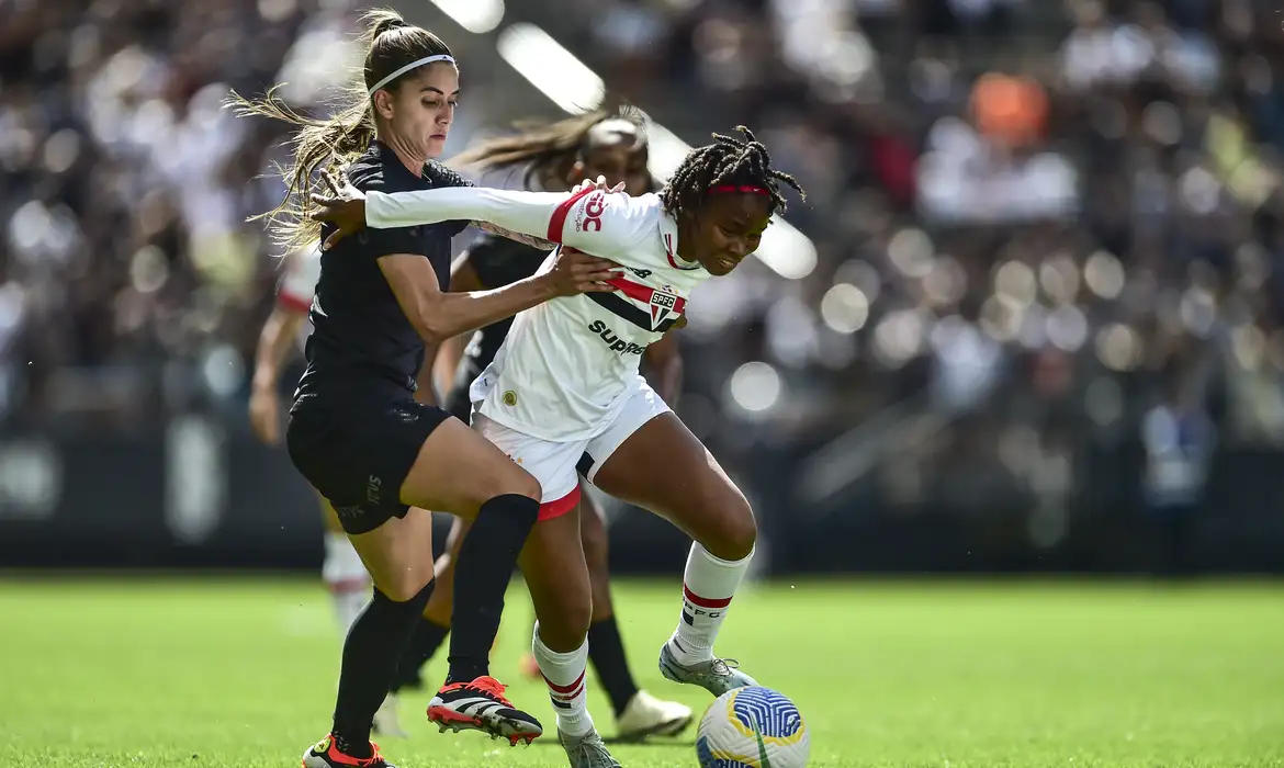 Brasileiro feminino: São Paulo e Corinthians iniciam disputa do título