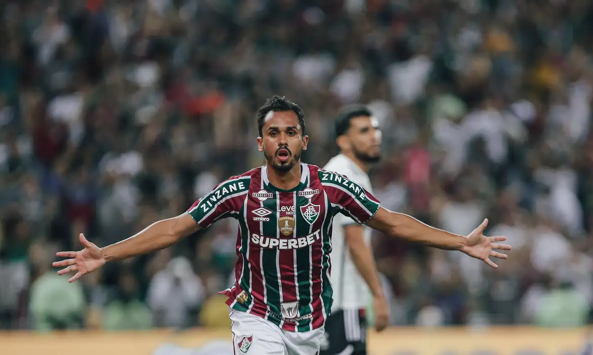 Flu sai na frente do Atlético na luta por vaga na semi da Libertadores