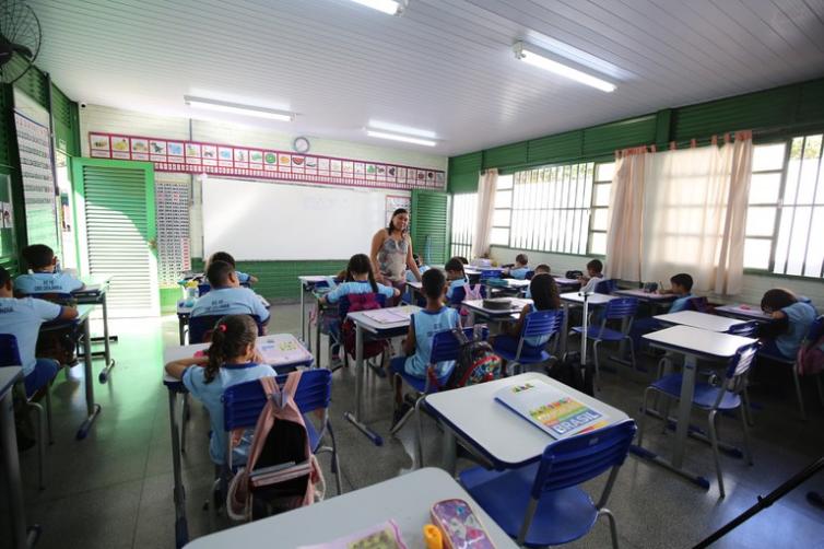 MEC orienta escolas para lidarem com queimadas e poluição do ar